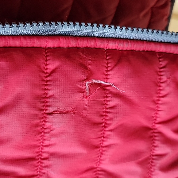 Reversible red and gray Eddie Bauer puffy jacket - Picture 4 of 6
